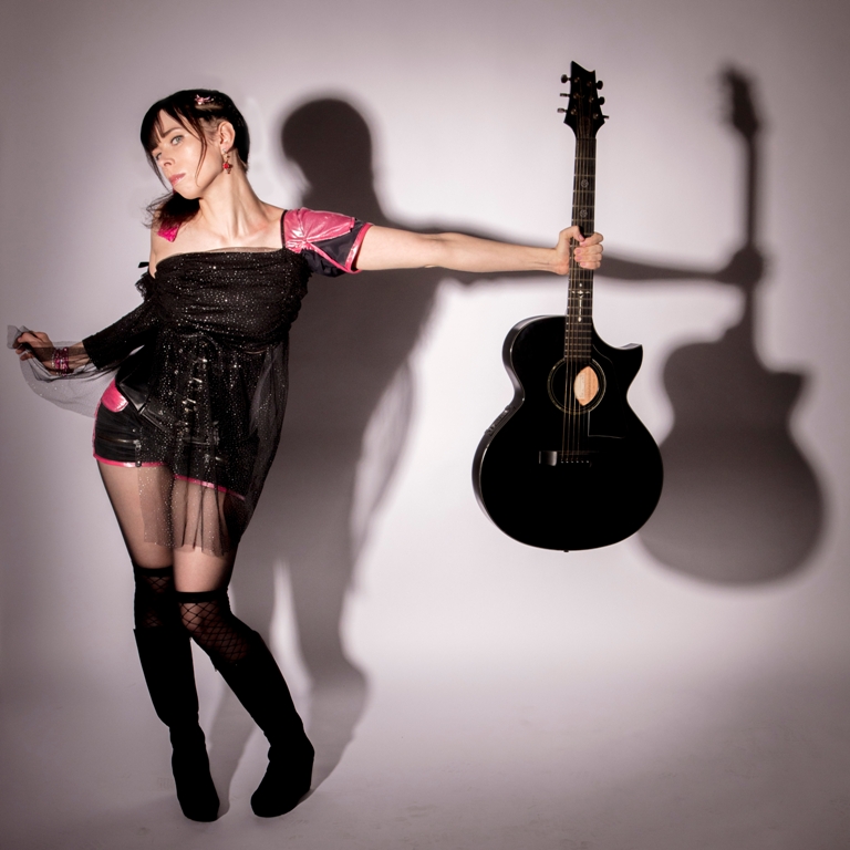 LITA KIRA 2